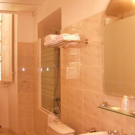 ホテル A Spelunca 2*