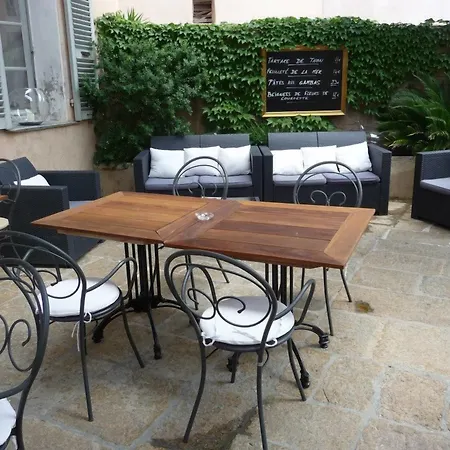 A Spelunca 酒店 2*